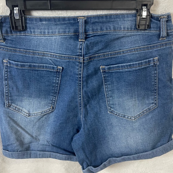 D. Jeans Classic Blue Jean Shorts - Picture 4 of 4